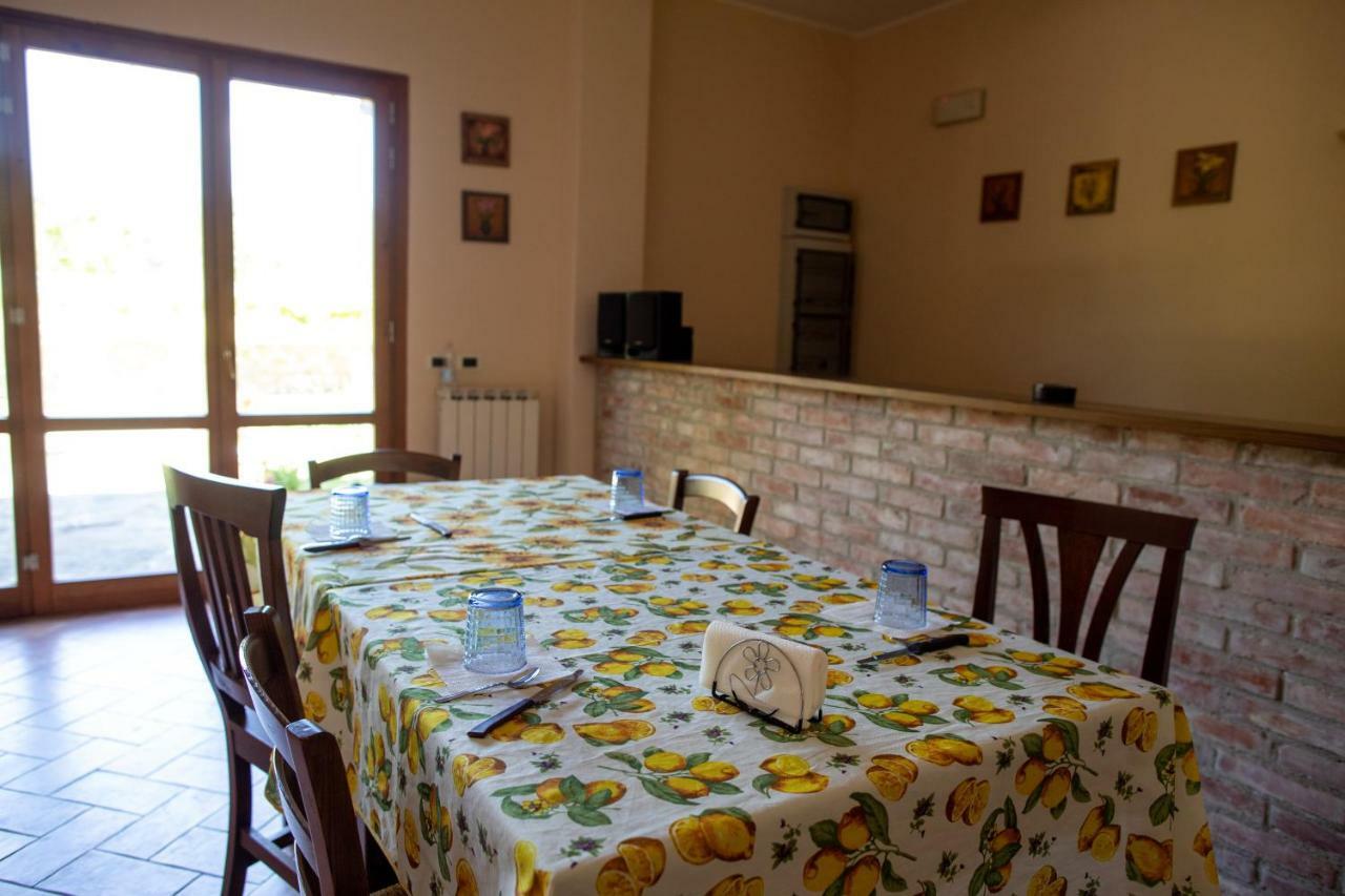Гостьовий будинок Borgo Nuovo San Martino Ambra Екстер'єр фото